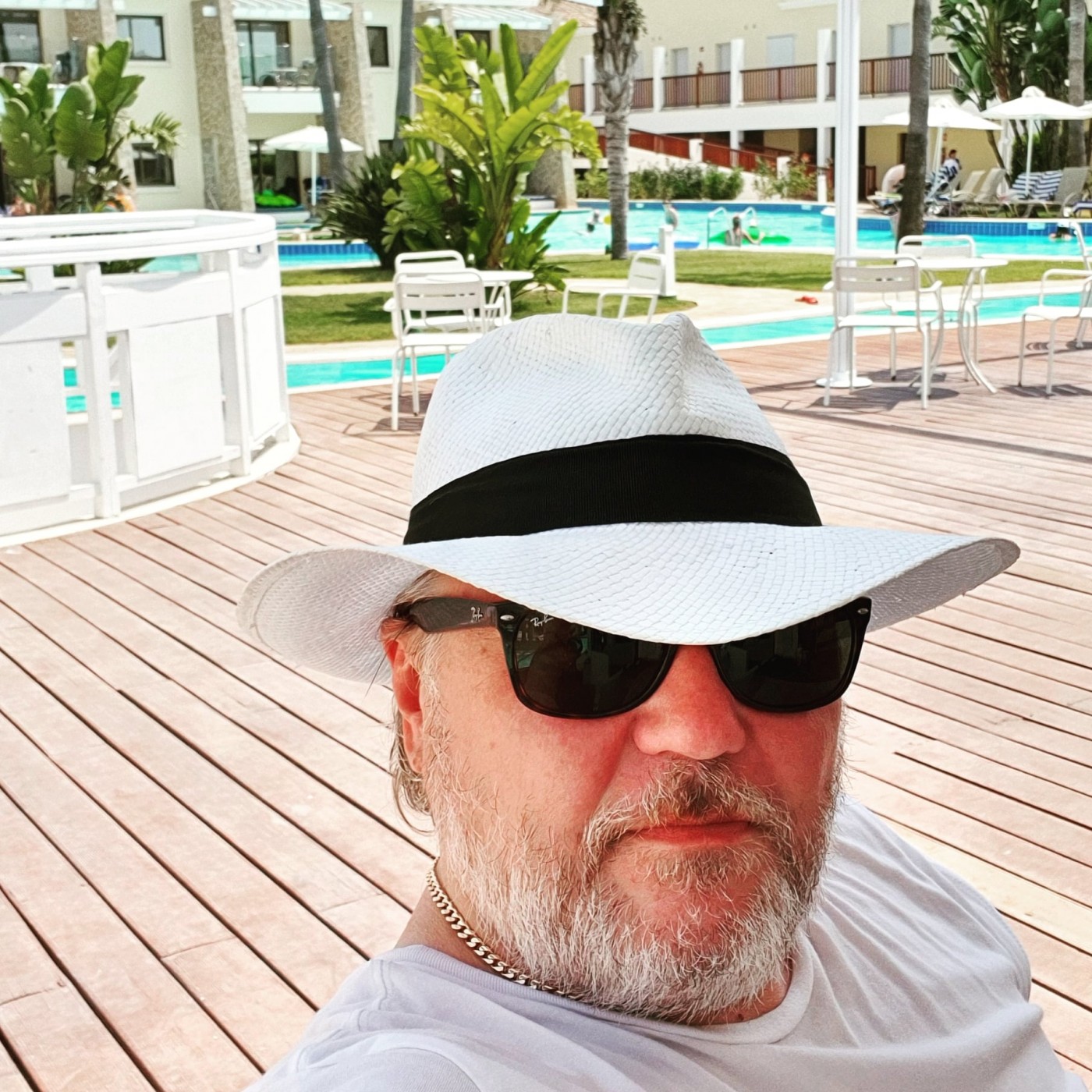 Знакомство. Фото. Нажмите, чтобы увеличить