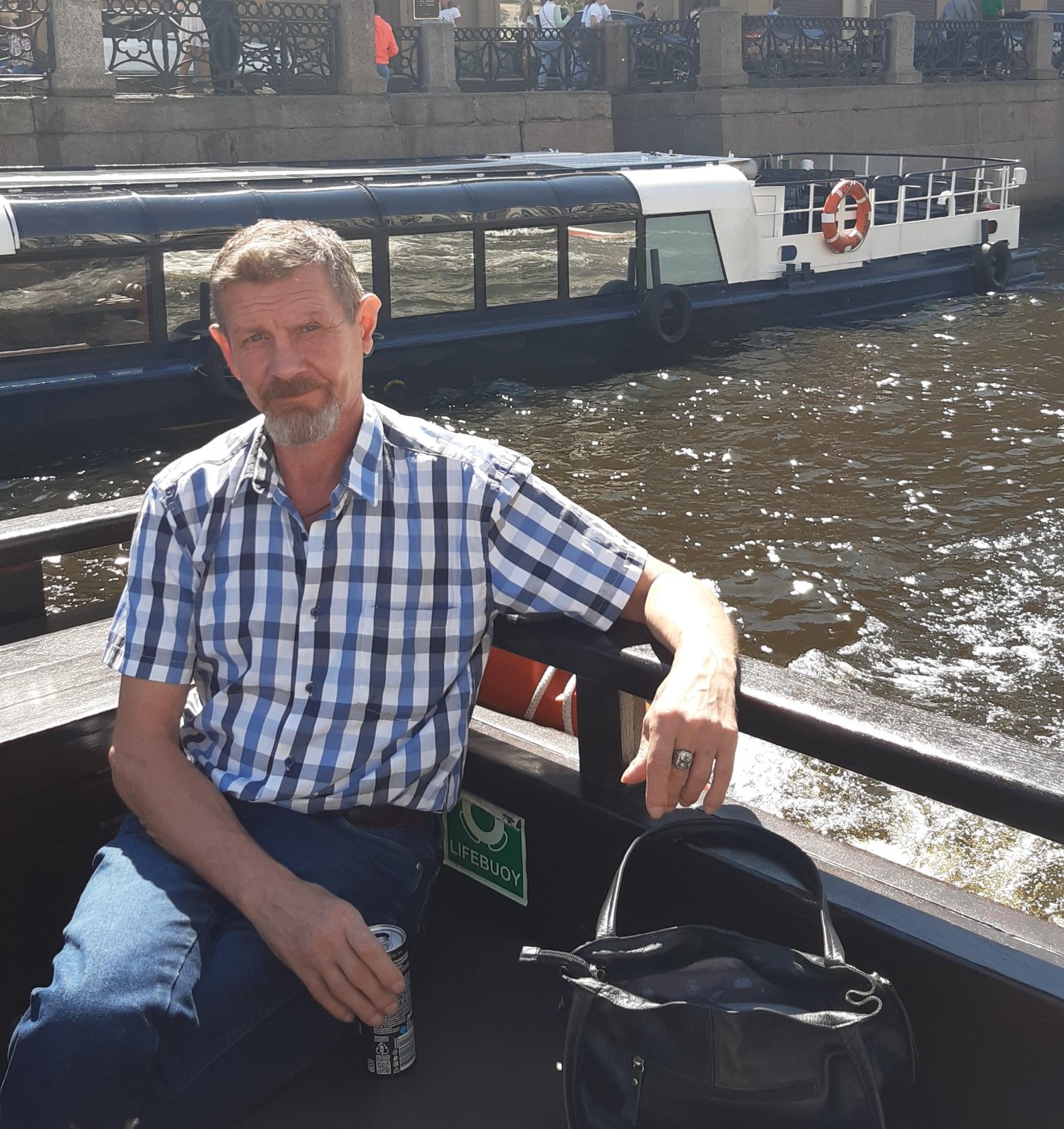 Знакомство. Фото. Нажмите, чтобы увеличить