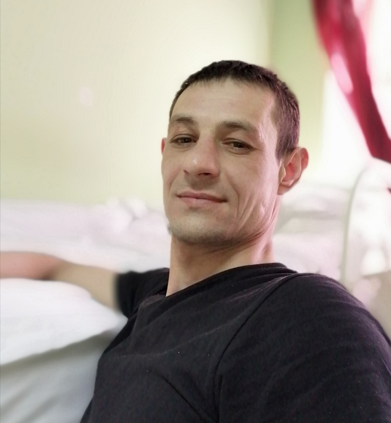 Знакомство. Фото. Нажмите, чтобы увеличить