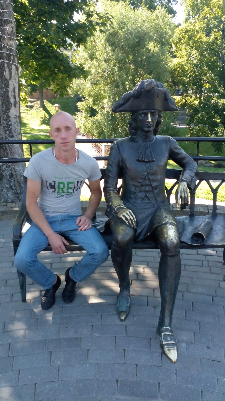 Знакомство. Фото. Нажмите, чтобы увеличить