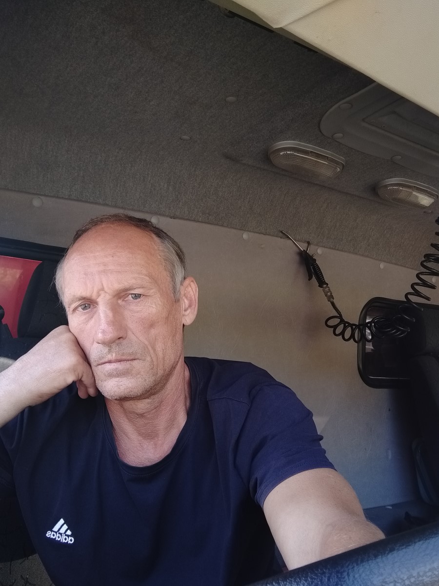 Знакомство. Фото. Нажмите, чтобы увеличить