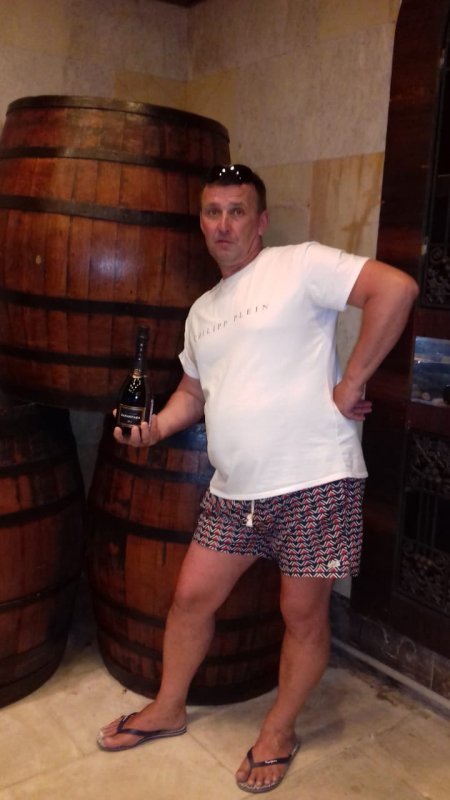 Знакомство. Фото. Нажмите, чтобы увеличить