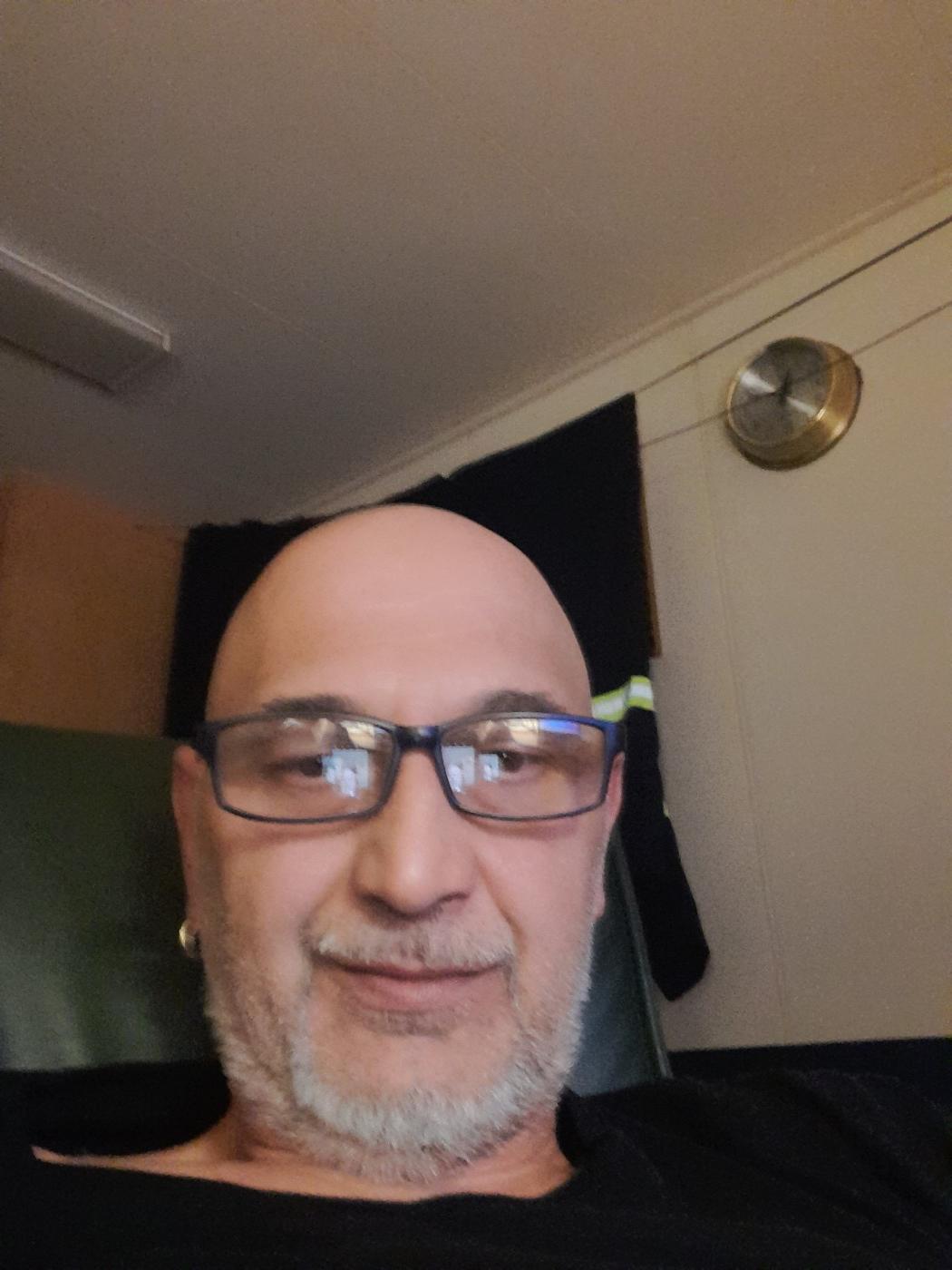 Знакомство. Фото. Нажмите, чтобы увеличить