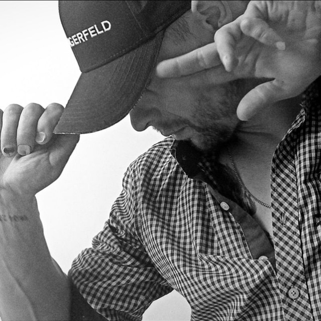 Знакомство. Фото. Нажмите, чтобы увеличить