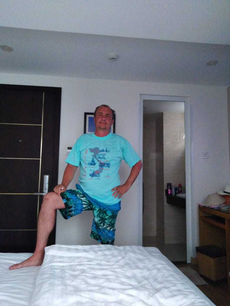 Знакомство. Фото. Нажмите, чтобы увеличить