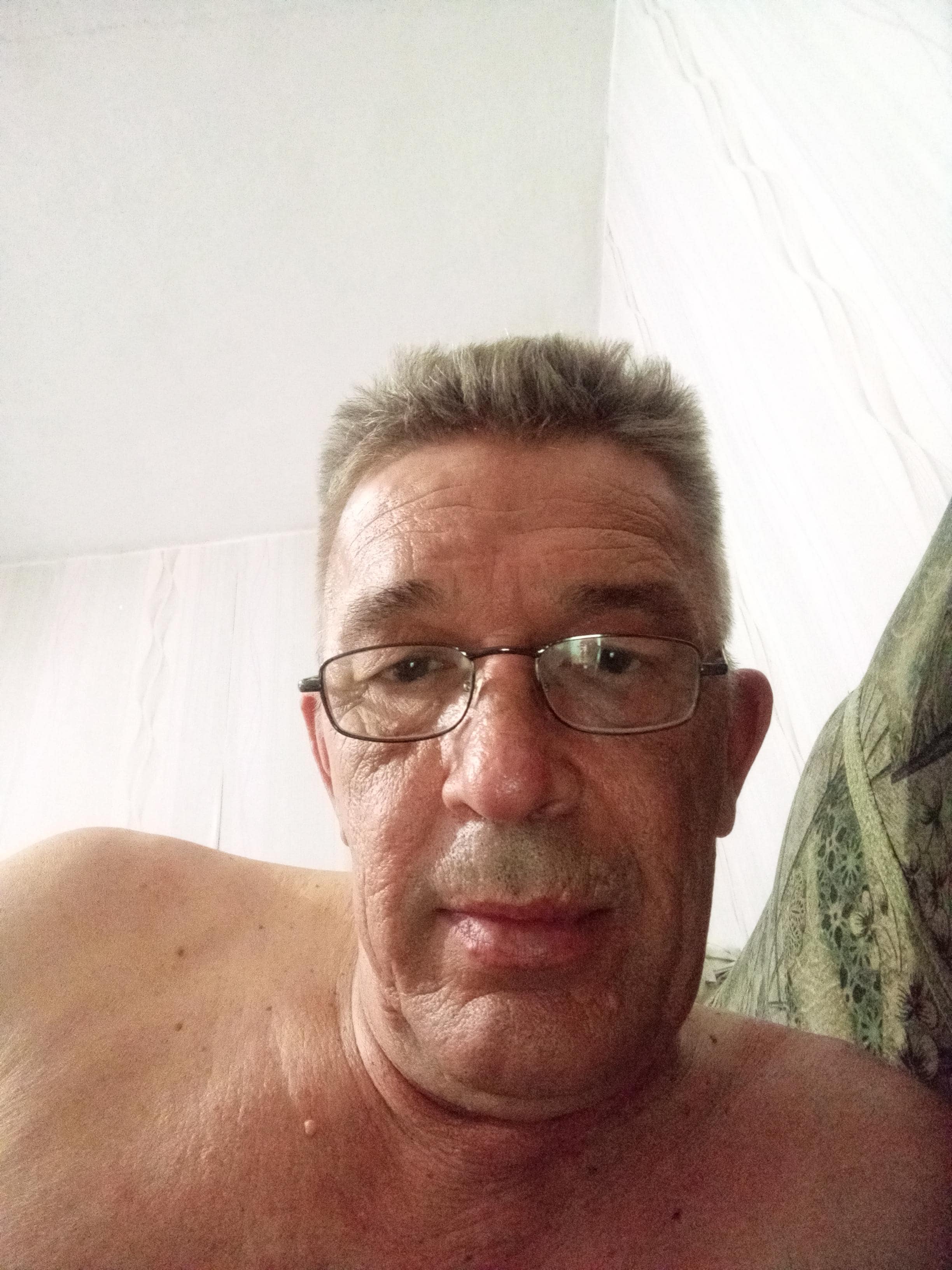 Знакомство. Фото. Нажмите, чтобы увеличить