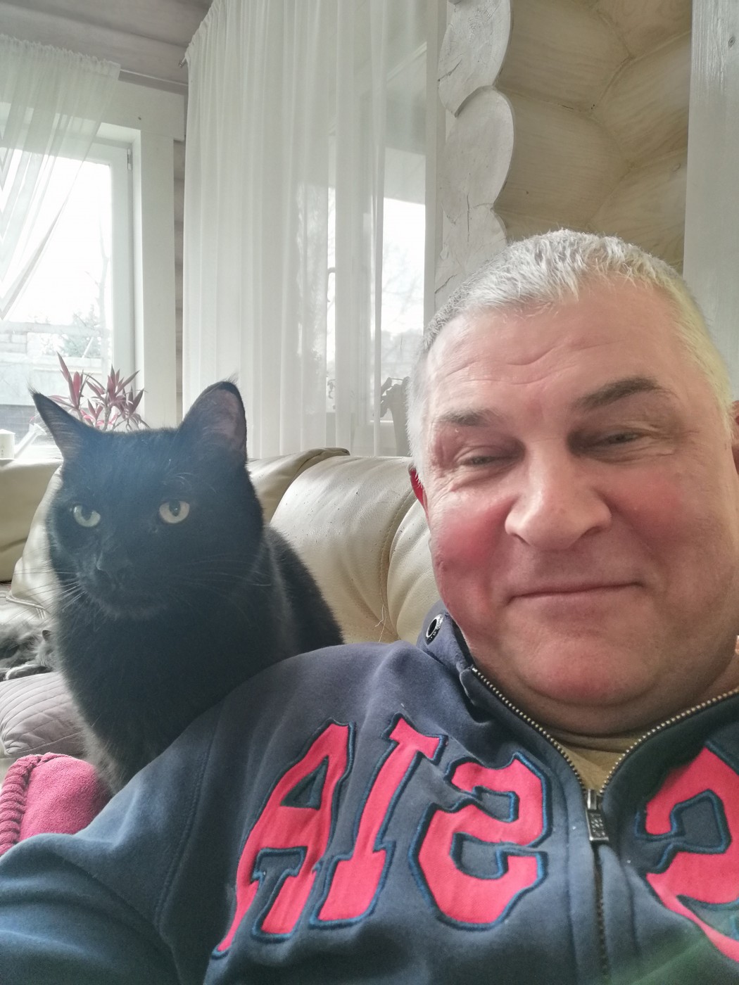 Знакомство. Фото. Нажмите, чтобы увеличить