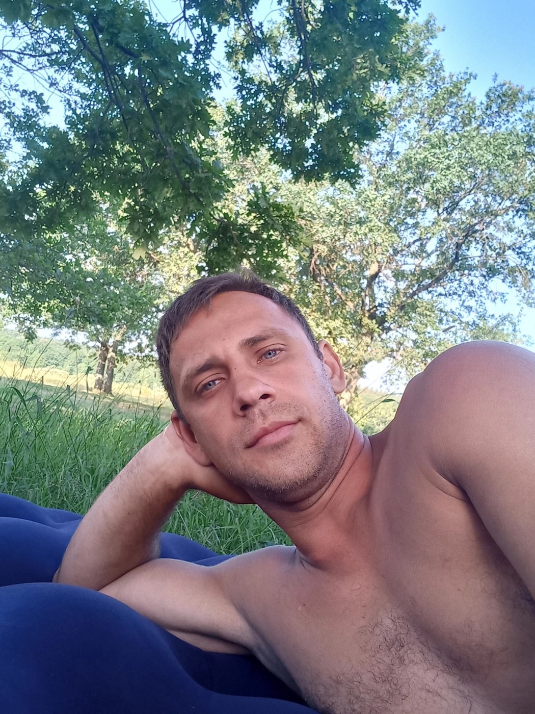 Знакомство. Фото. Нажмите, чтобы увеличить