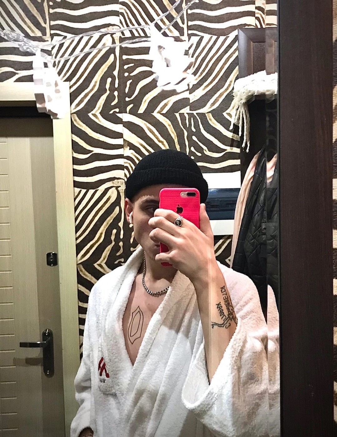 Знакомство. Фото. Нажмите, чтобы увеличить