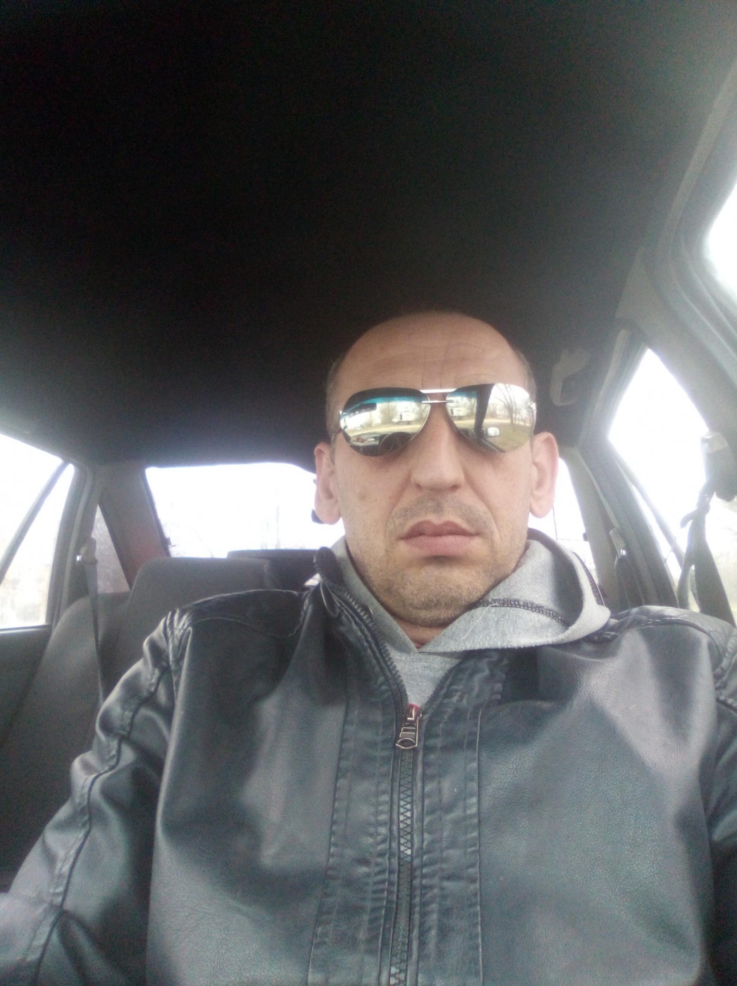 Знакомство. Фото. Нажмите, чтобы увеличить