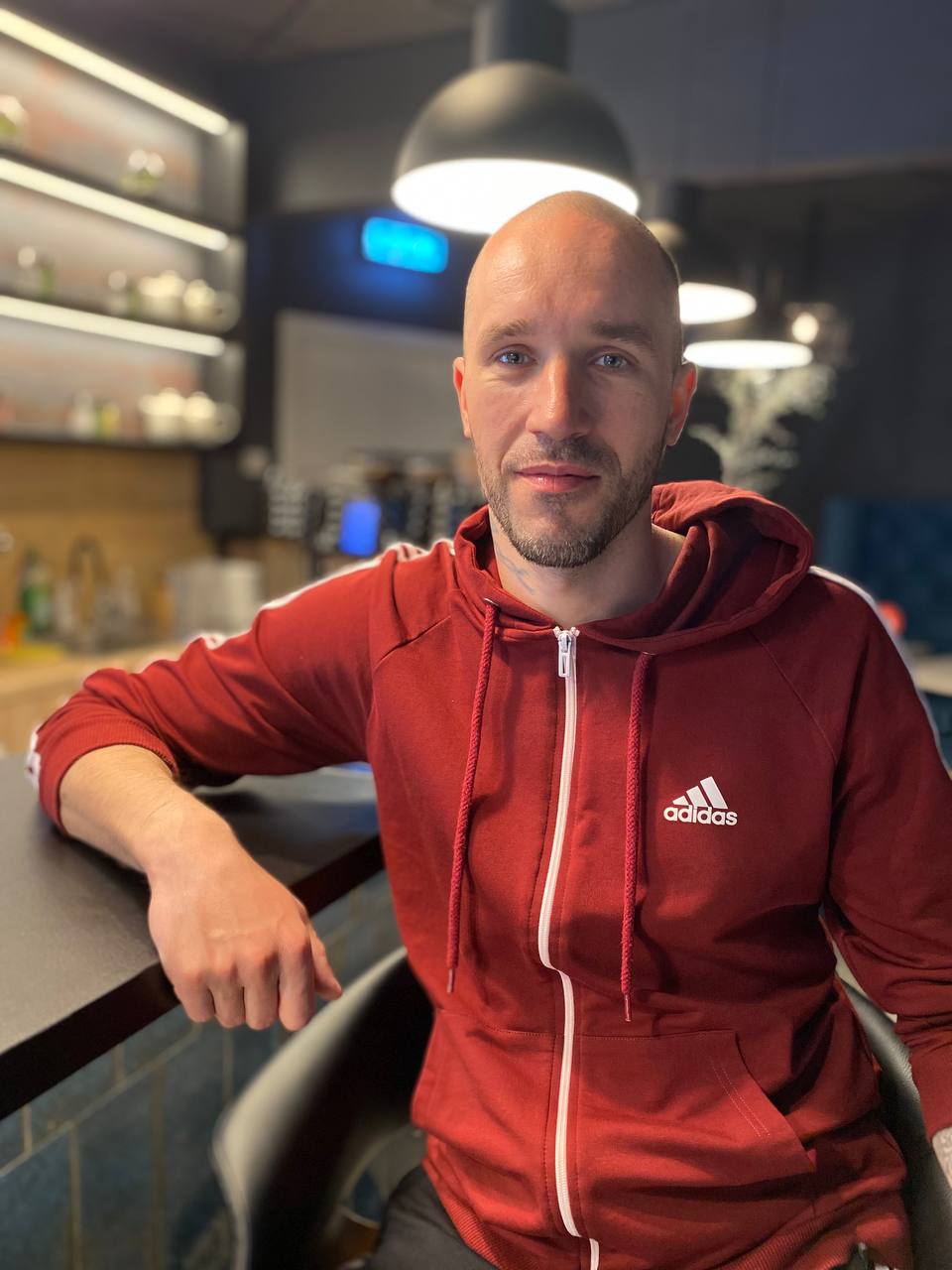 Знакомство. Фото. Нажмите, чтобы увеличить