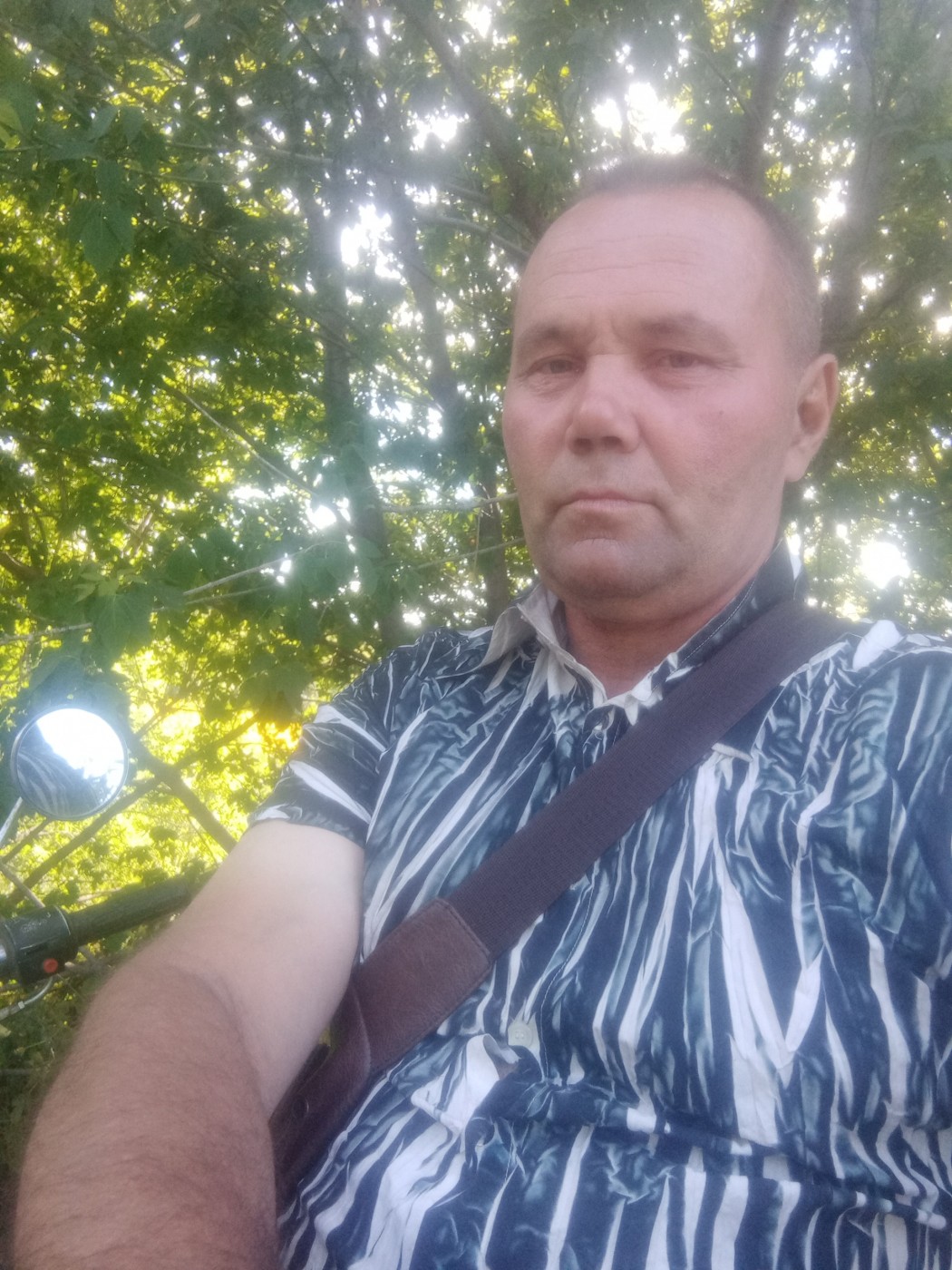 Знакомство. Фото. Нажмите, чтобы увеличить