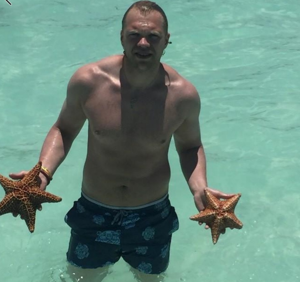 Знакомство. Фото. Нажмите, чтобы увеличить