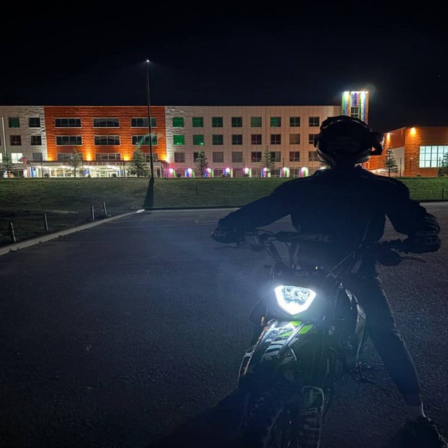 Фото девушка Динислам