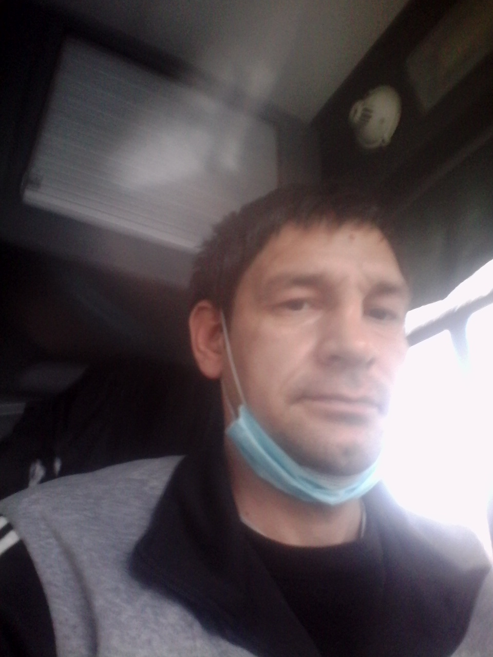 Знакомство. Фото. Нажмите, чтобы увеличить